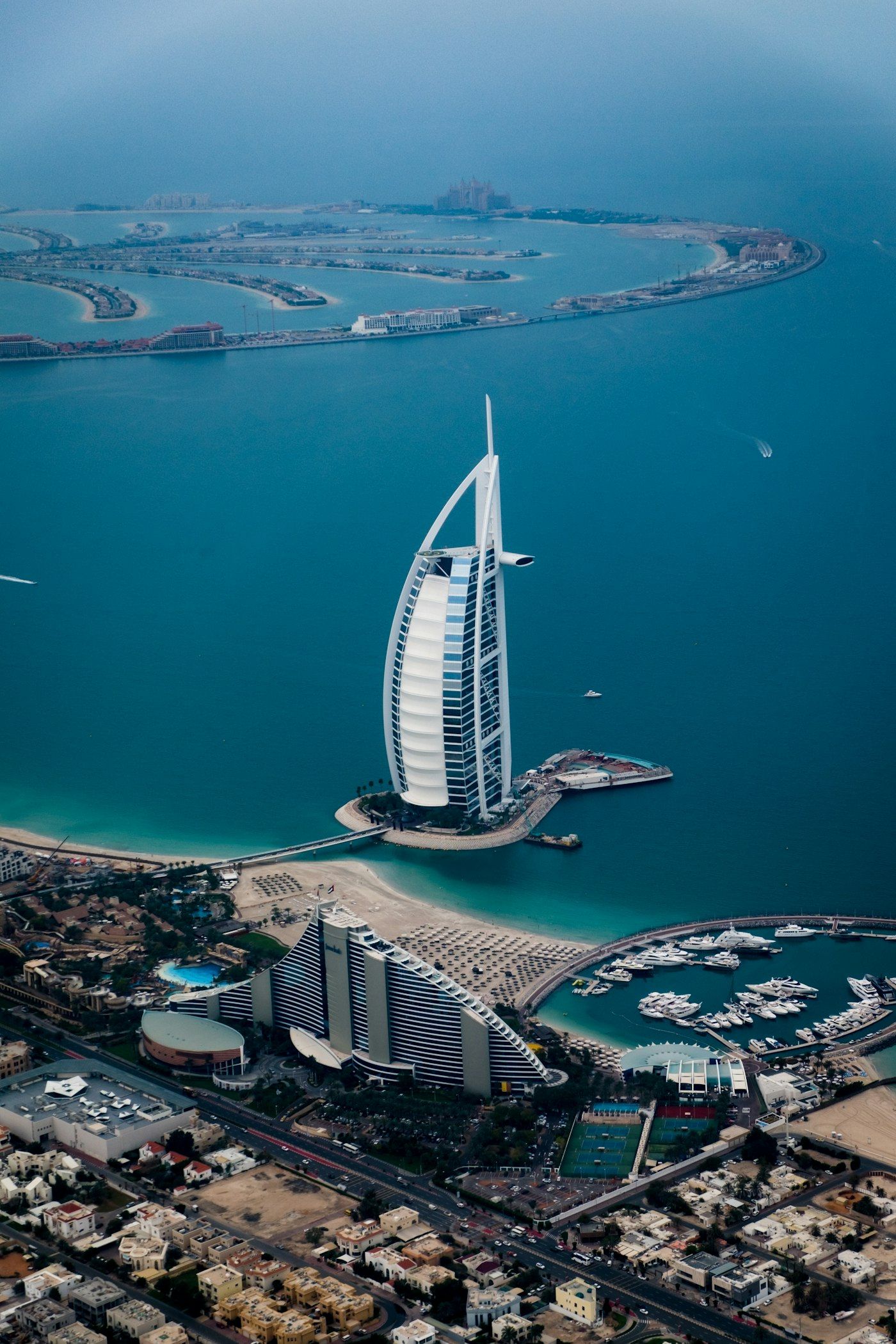 Dubai burj al arab free zones